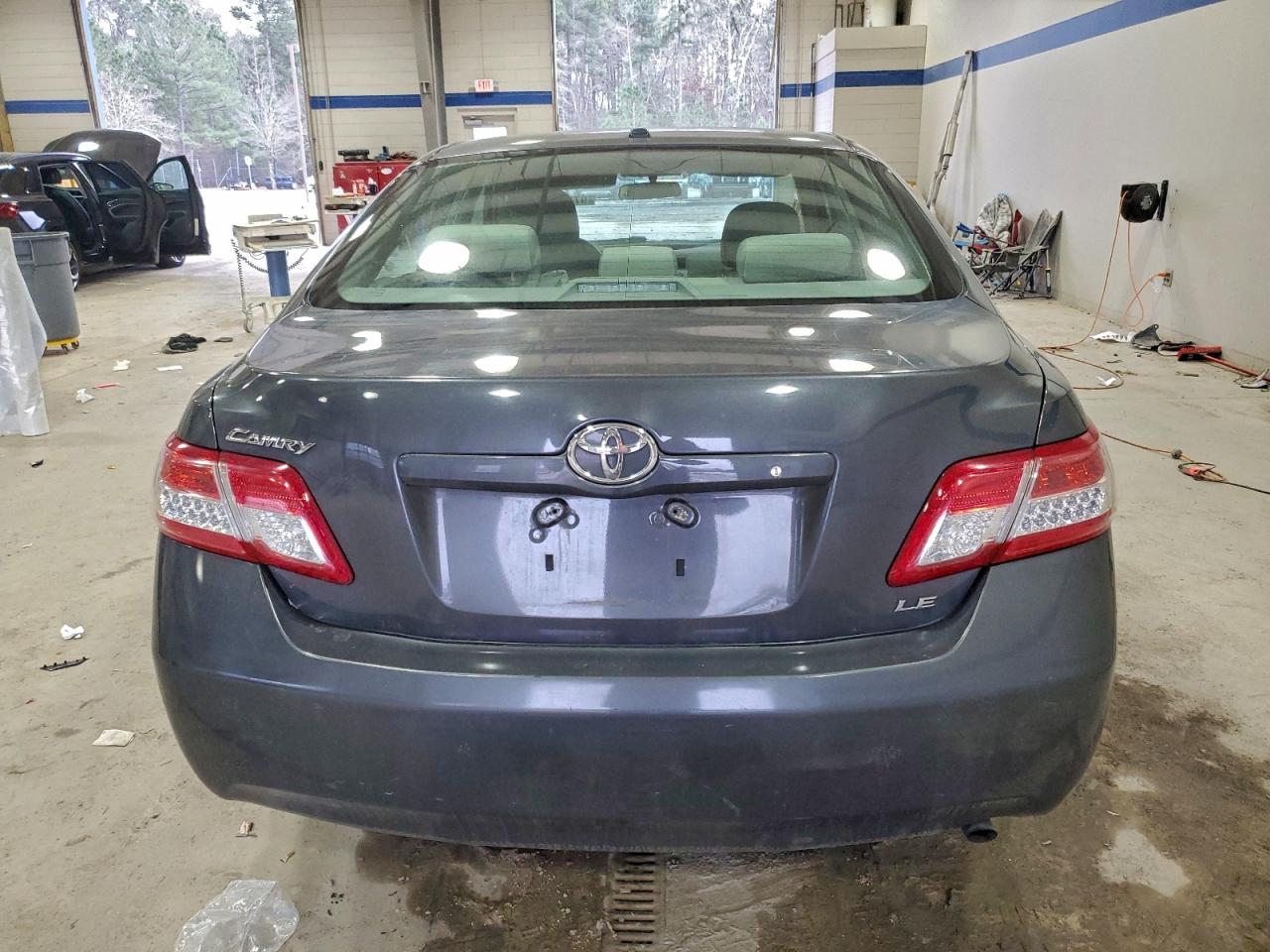 2011 TOYOTA CAMRY BASE photo 11