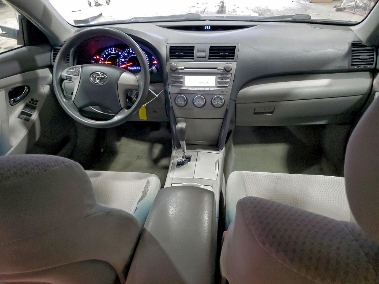 2011 TOYOTA CAMRY BASE photo 15