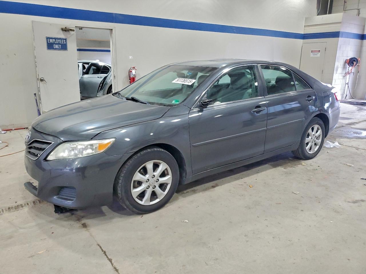 2011 TOYOTA CAMRY