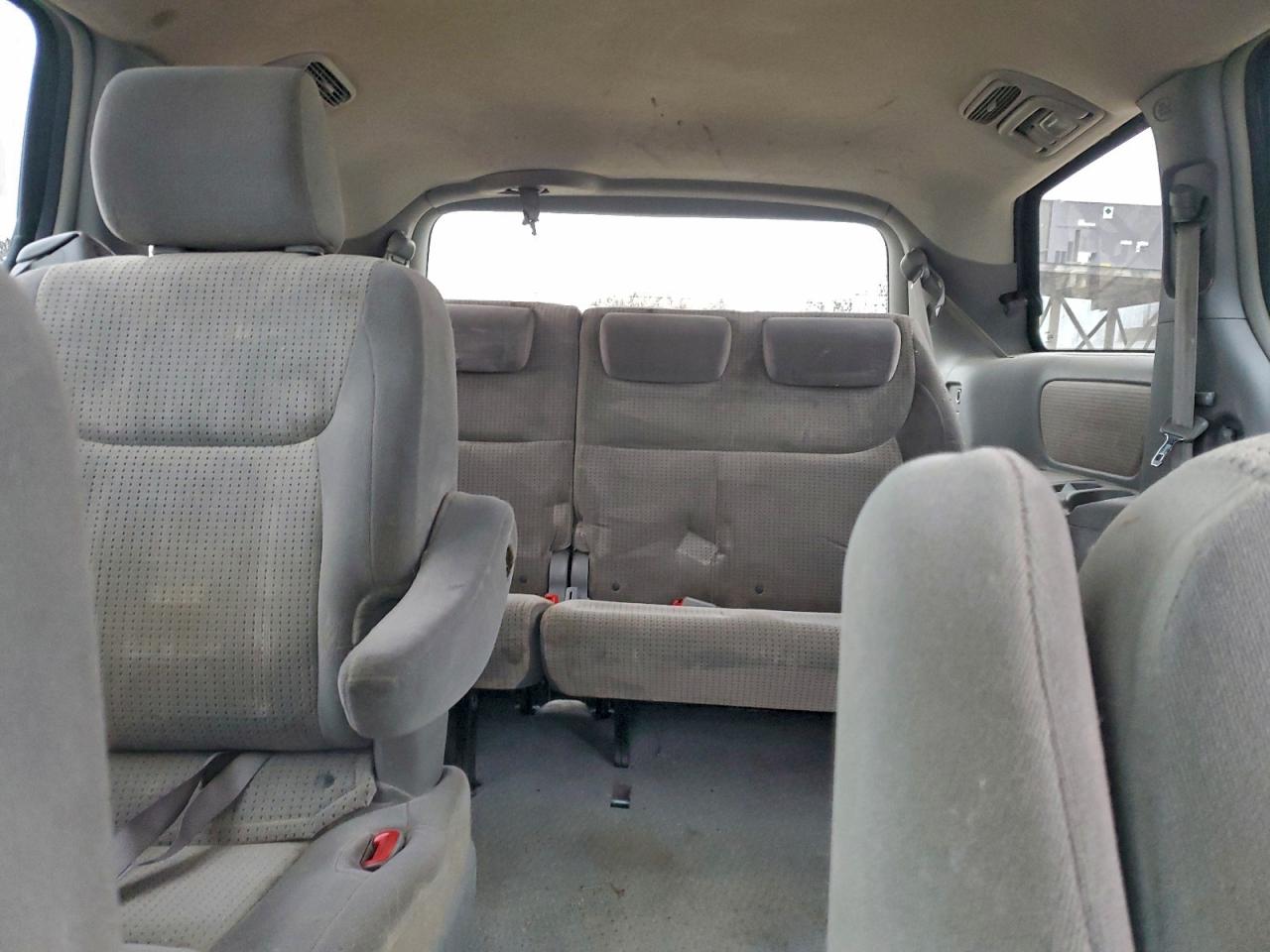 2008 TOYOTA SIENNA LE photo 10