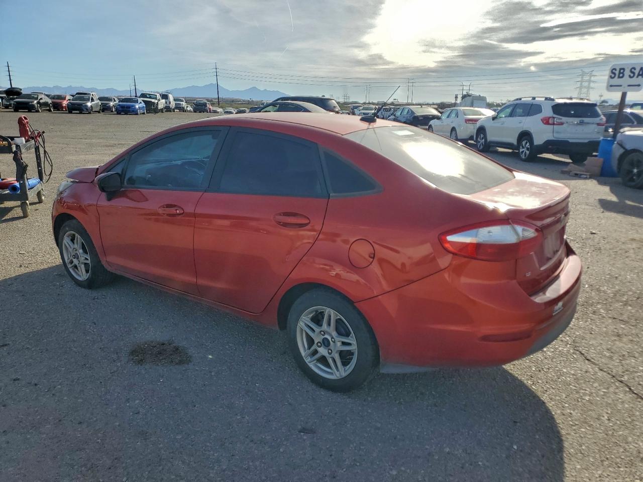 2018 FORD FIESTA SE photo 2