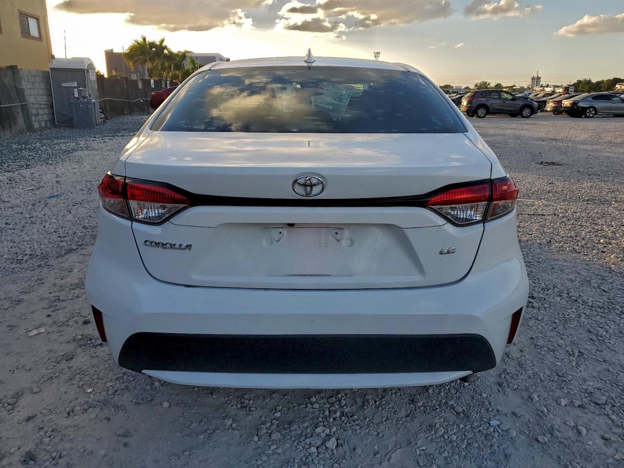 2021 TOYOTA COROLLA LE photo 6