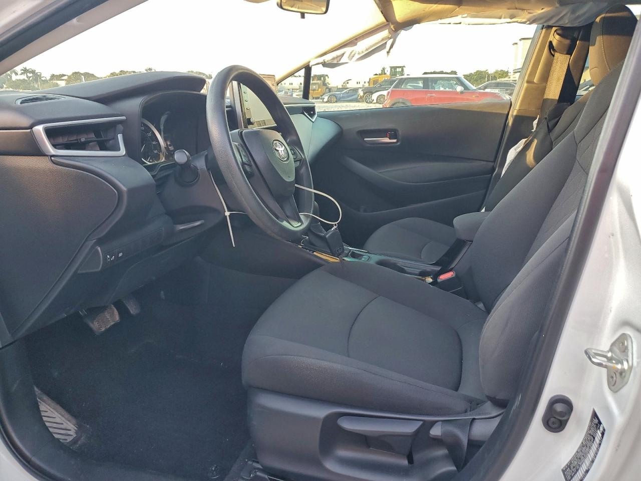 2021 TOYOTA COROLLA LE photo 7
