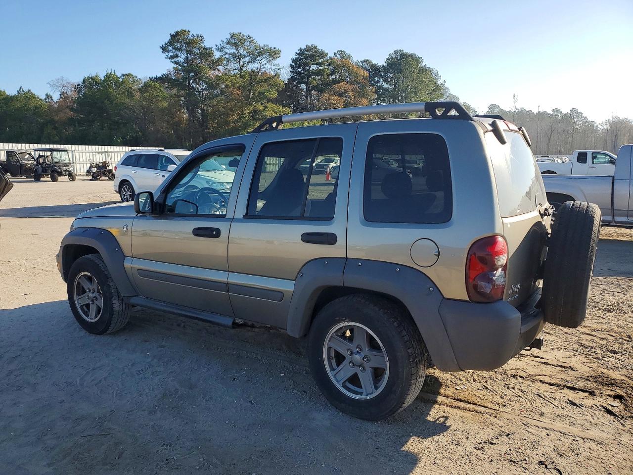 2005 JEEP LIBERTY RENEGADE photo 2