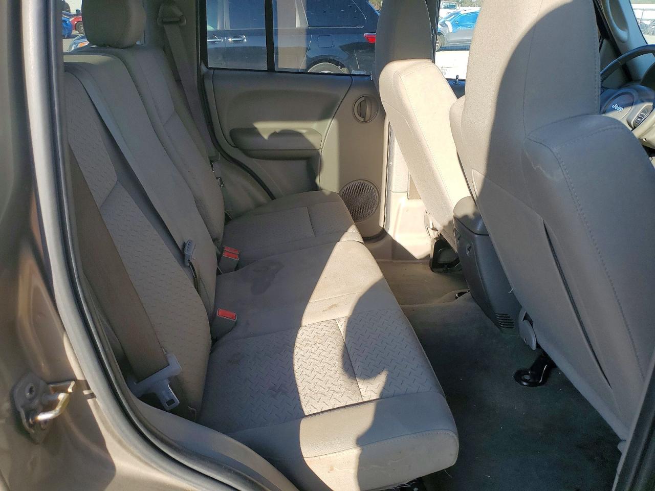 2005 JEEP LIBERTY RENEGADE photo 11