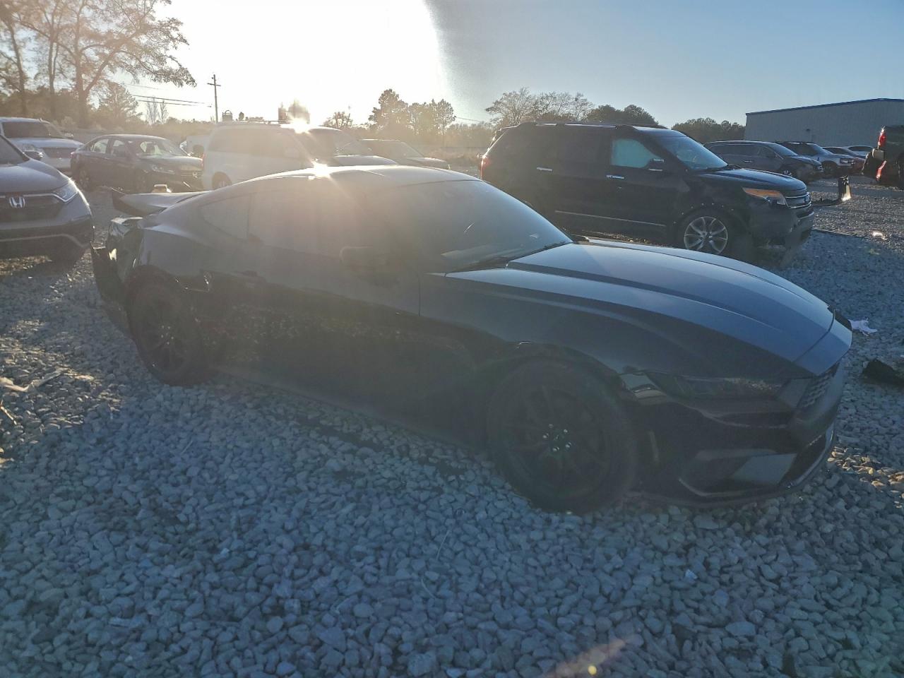 2024 FORD MUSTANG photo 4