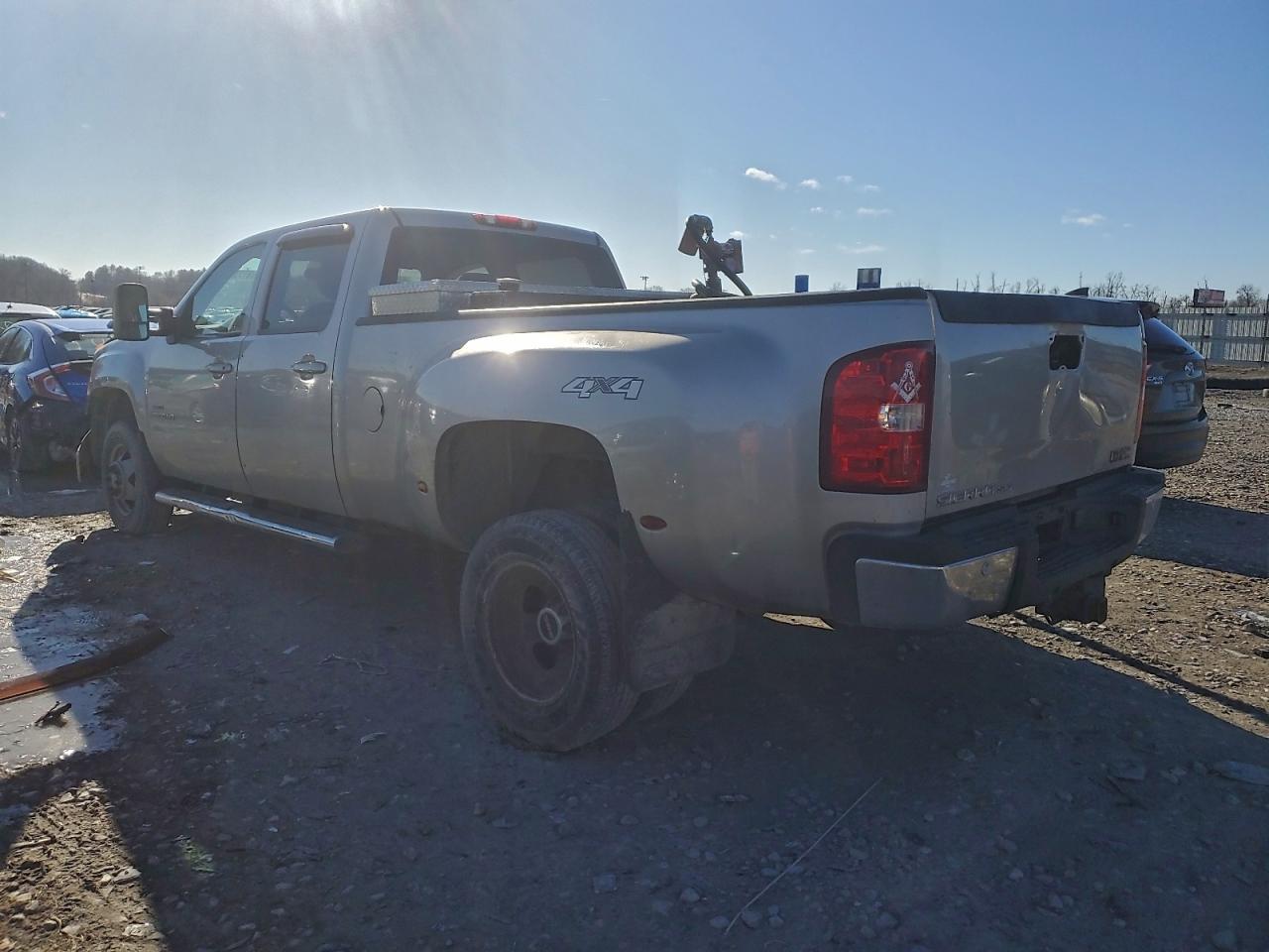 2008 GMC SIERRA K3500 photo 2