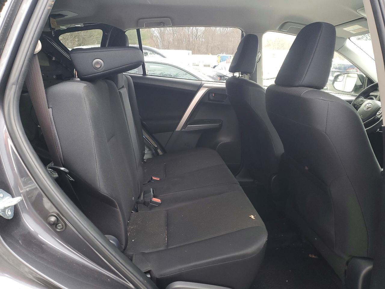 2018 TOYOTA RAV4 LE photo 11
