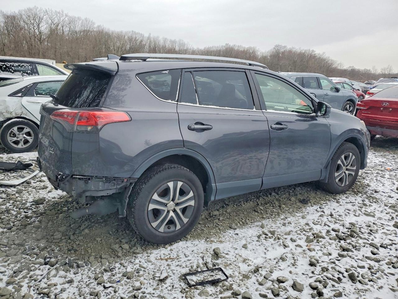 2018 TOYOTA RAV4 LE photo 3