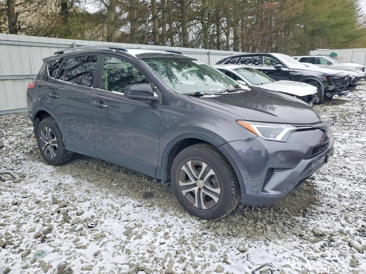 2018 TOYOTA RAV4 LE photo 4