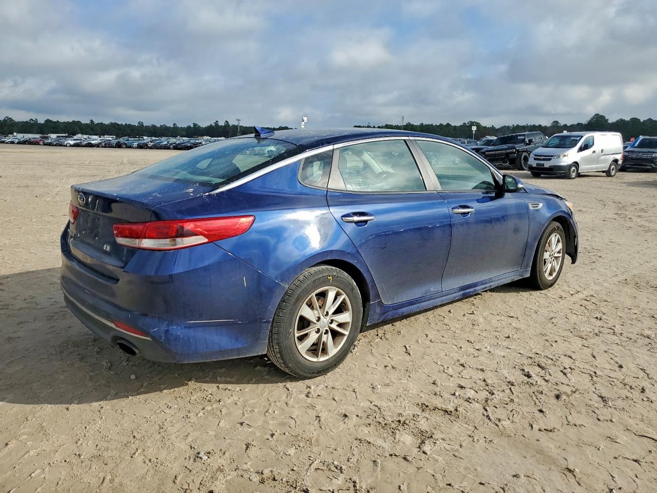 2018 KIA OPTIMA LX photo 3