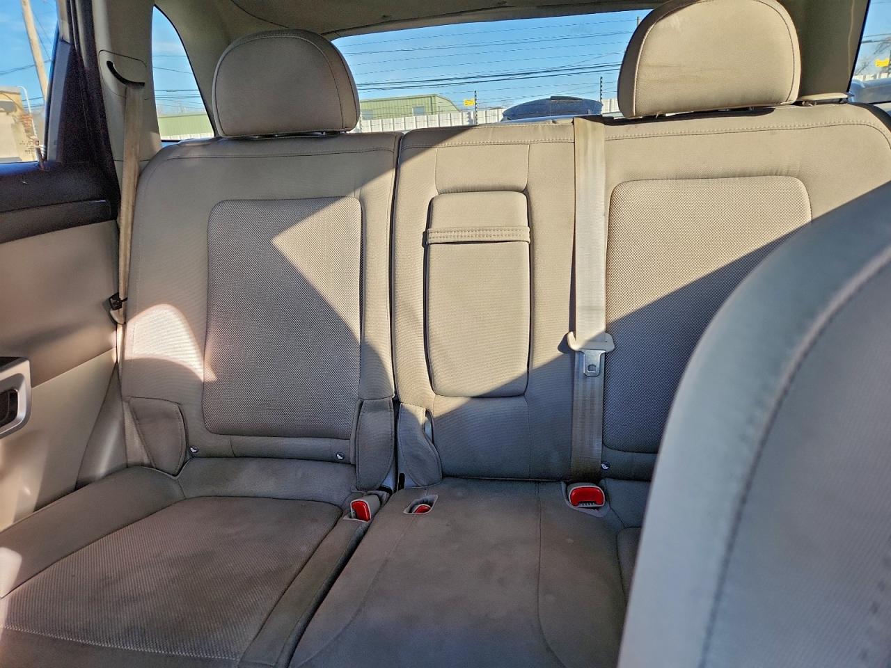 2009 SATURN VUE XE photo 10