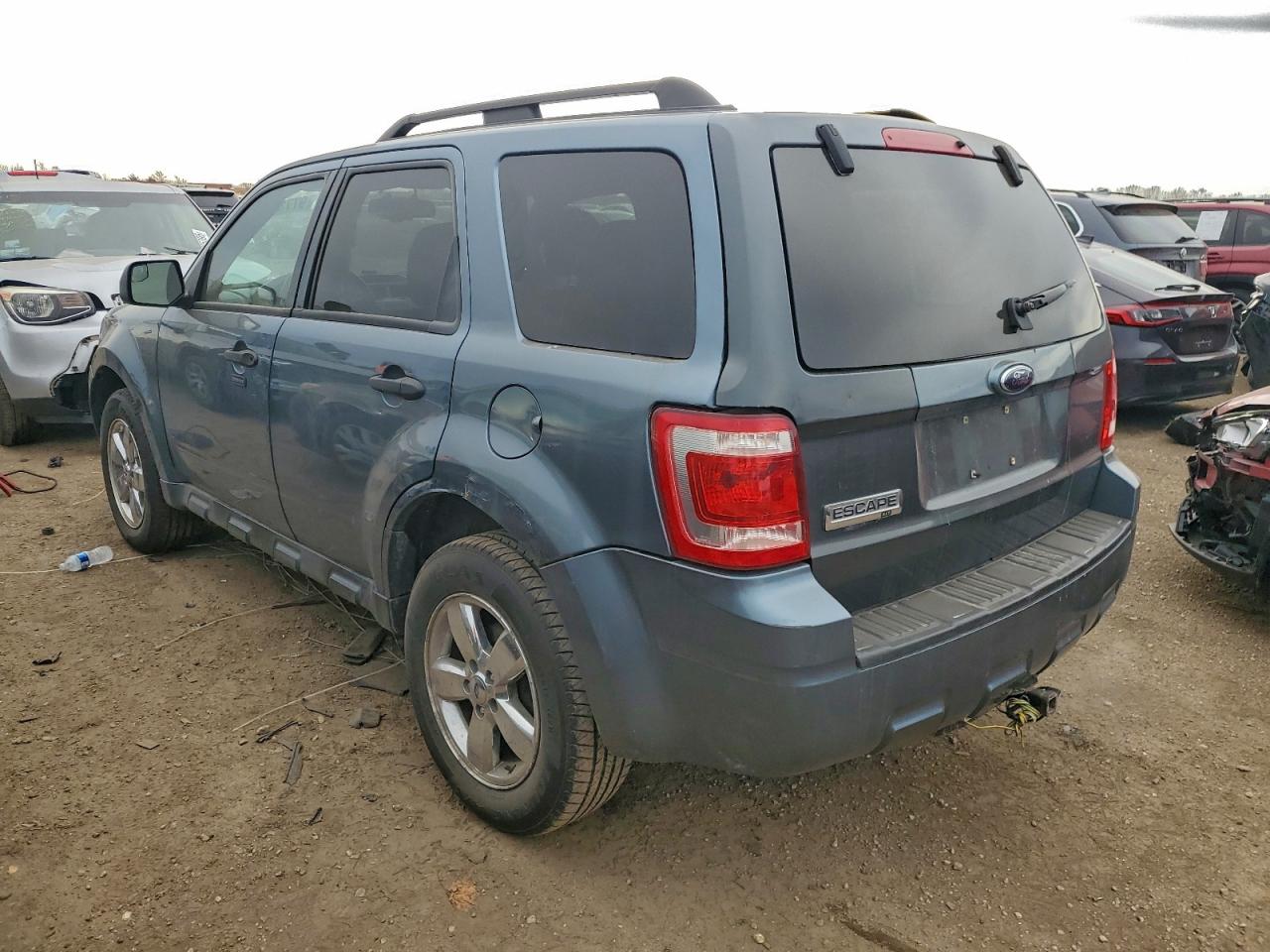 2012 FORD ESCAPE XLT photo 2