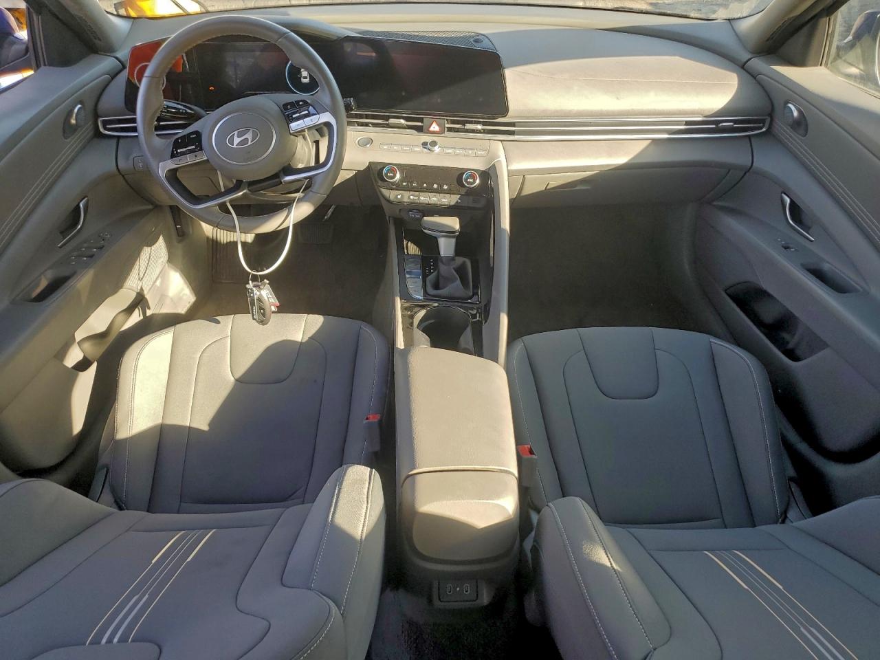 2025 HYUNDAI ELANTRA SEL CONVENIENCE photo 8