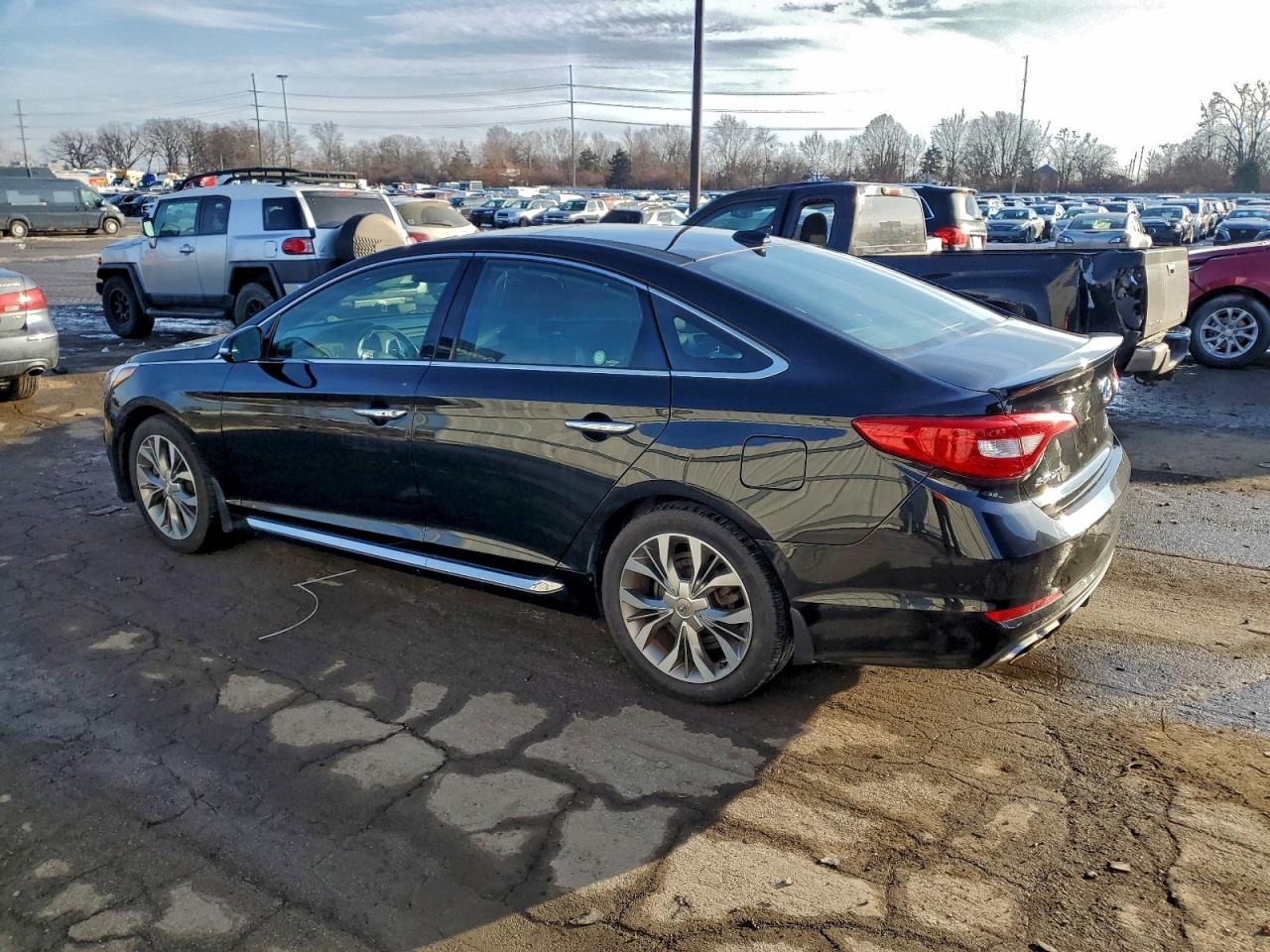 2017 HYUNDAI SONATA SPORT photo 2