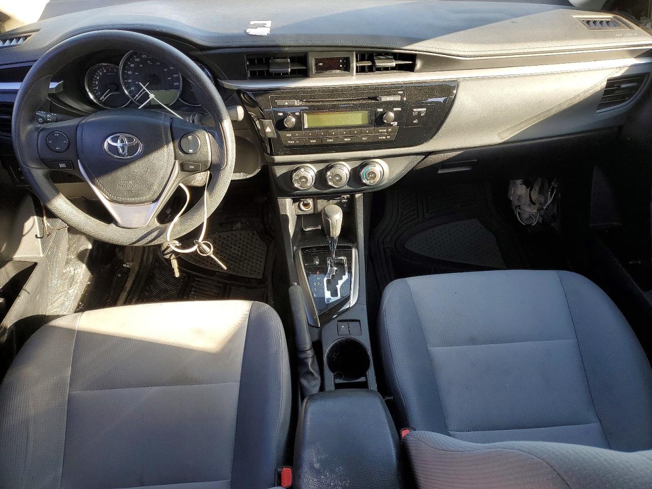 2014 TOYOTA COROLLA L photo 8