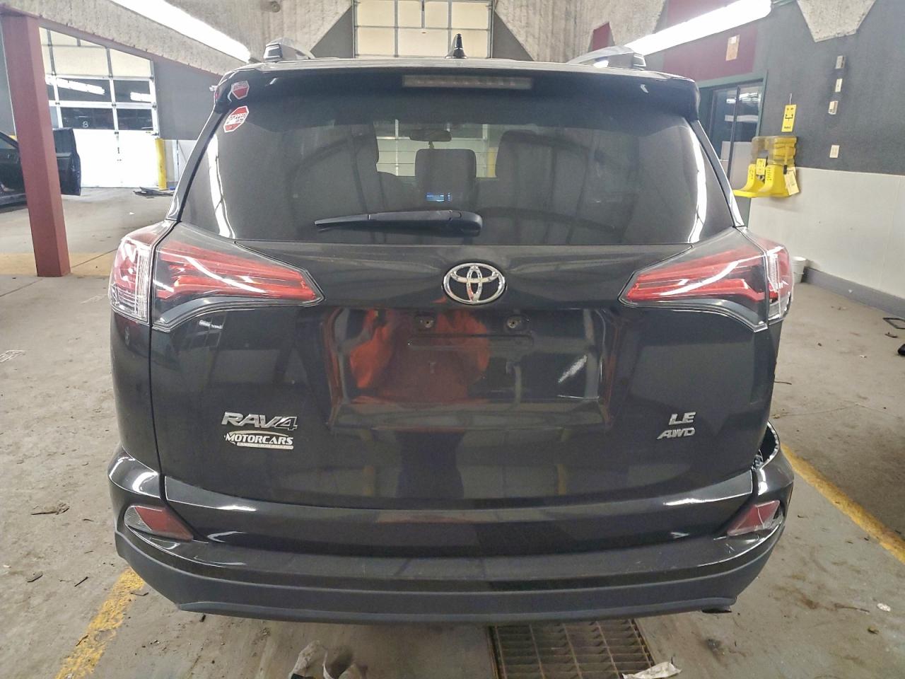 2017 TOYOTA RAV4 LE photo 6