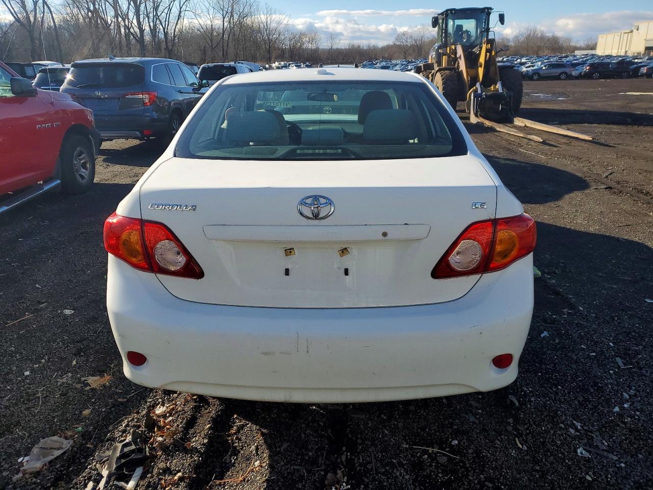 2010 TOYOTA COROLLA BASE photo 6