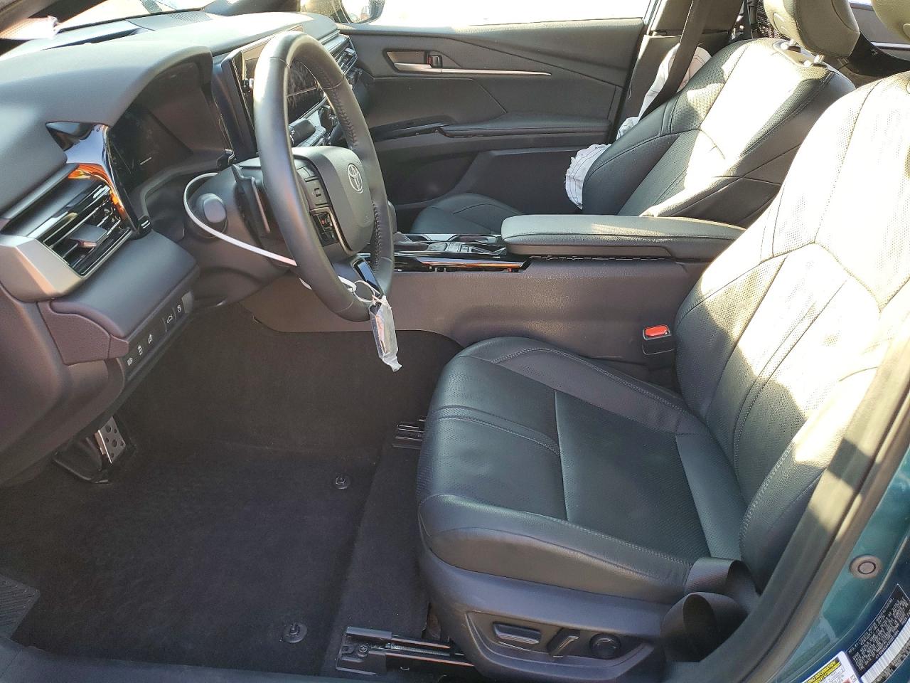 2025 TOYOTA CAMRY XSE photo 13