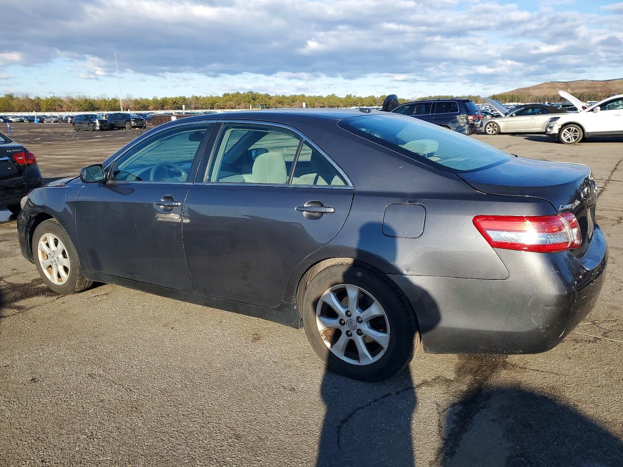 2011 TOYOTA CAMRY BASE photo 2