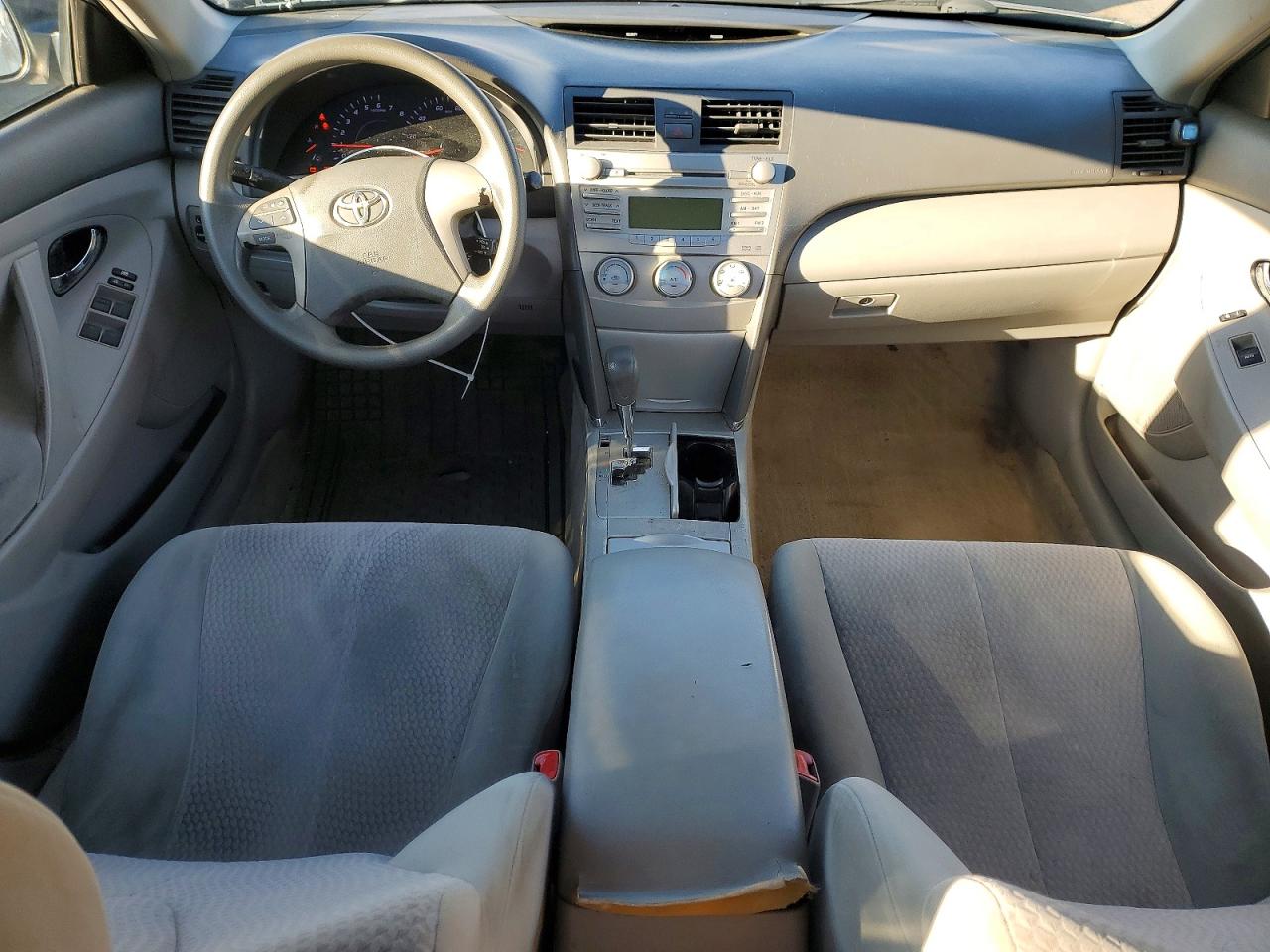 2011 TOYOTA CAMRY BASE photo 8