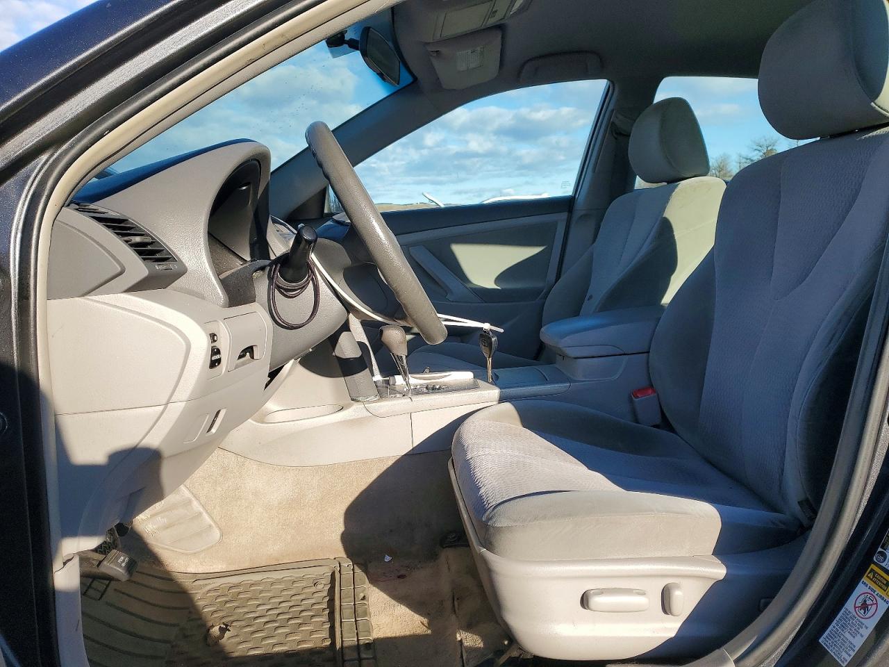2011 TOYOTA CAMRY BASE photo 7