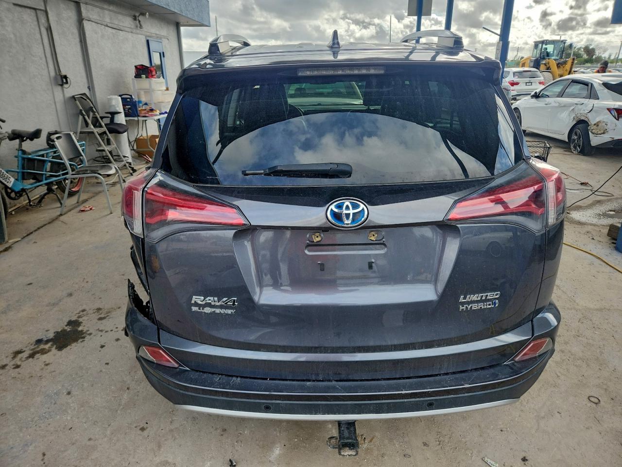 2016 TOYOTA RAV4 HV photo 6