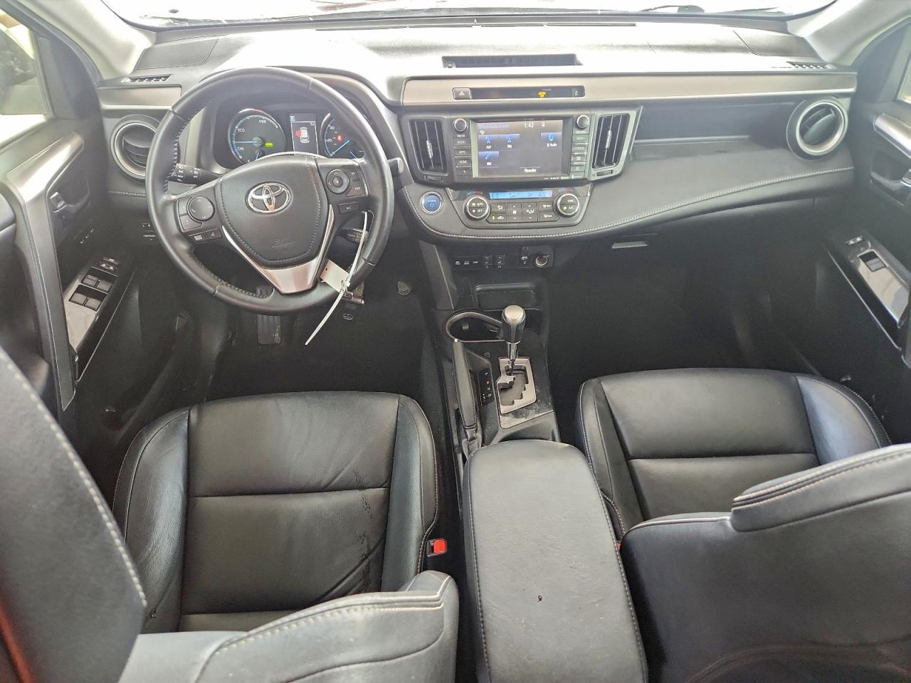 2016 TOYOTA RAV4 HV photo 8
