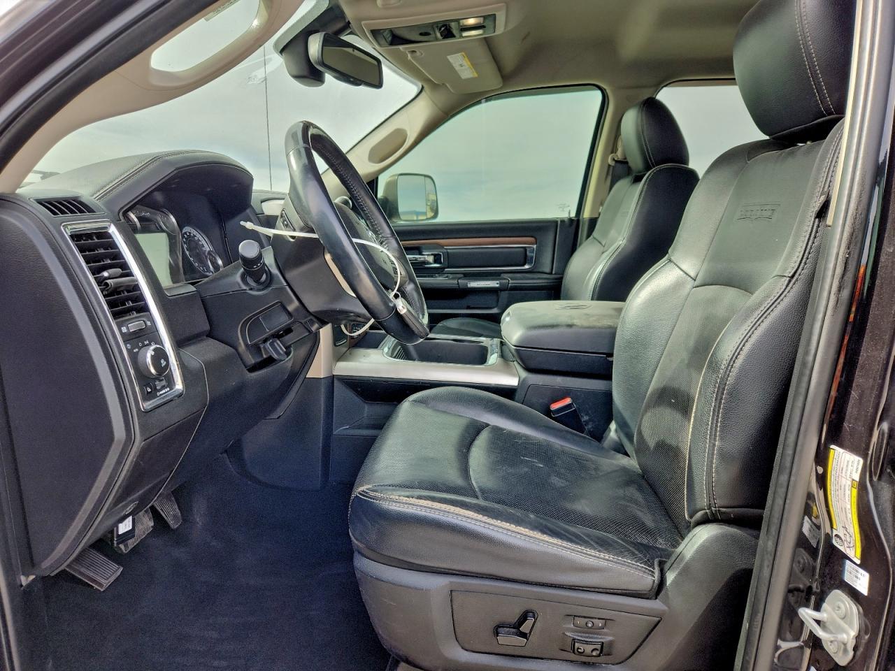 2017 RAM 2500 LARAMIE photo 7