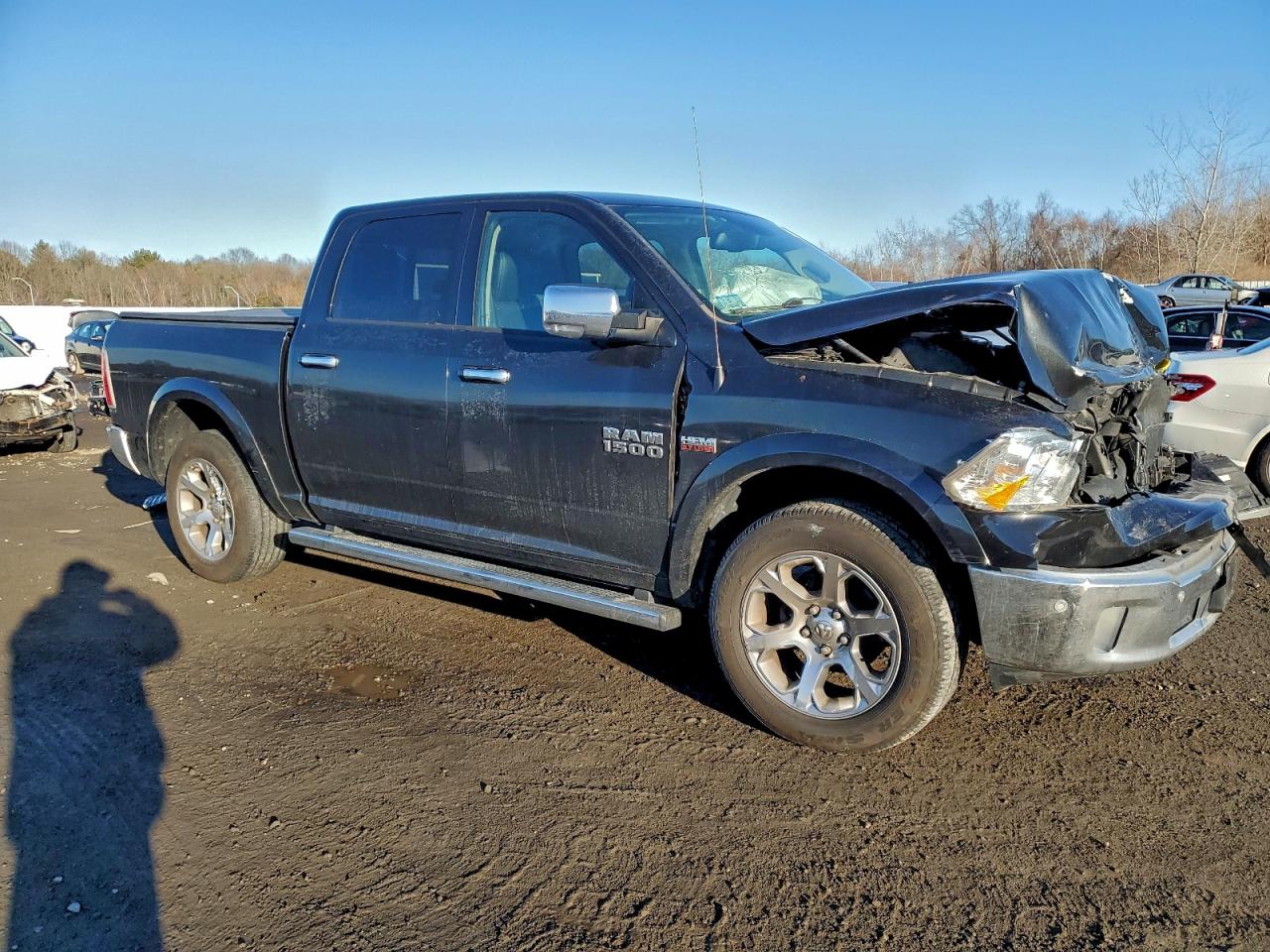 2017 RAM 1500 LARAMIE photo 4
