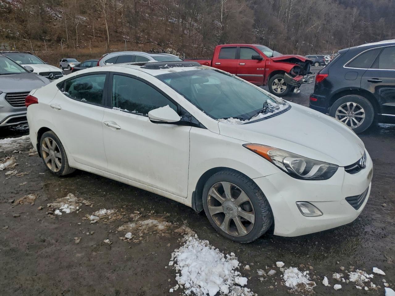 2013 HYUNDAI ELANTRA GLS photo 4