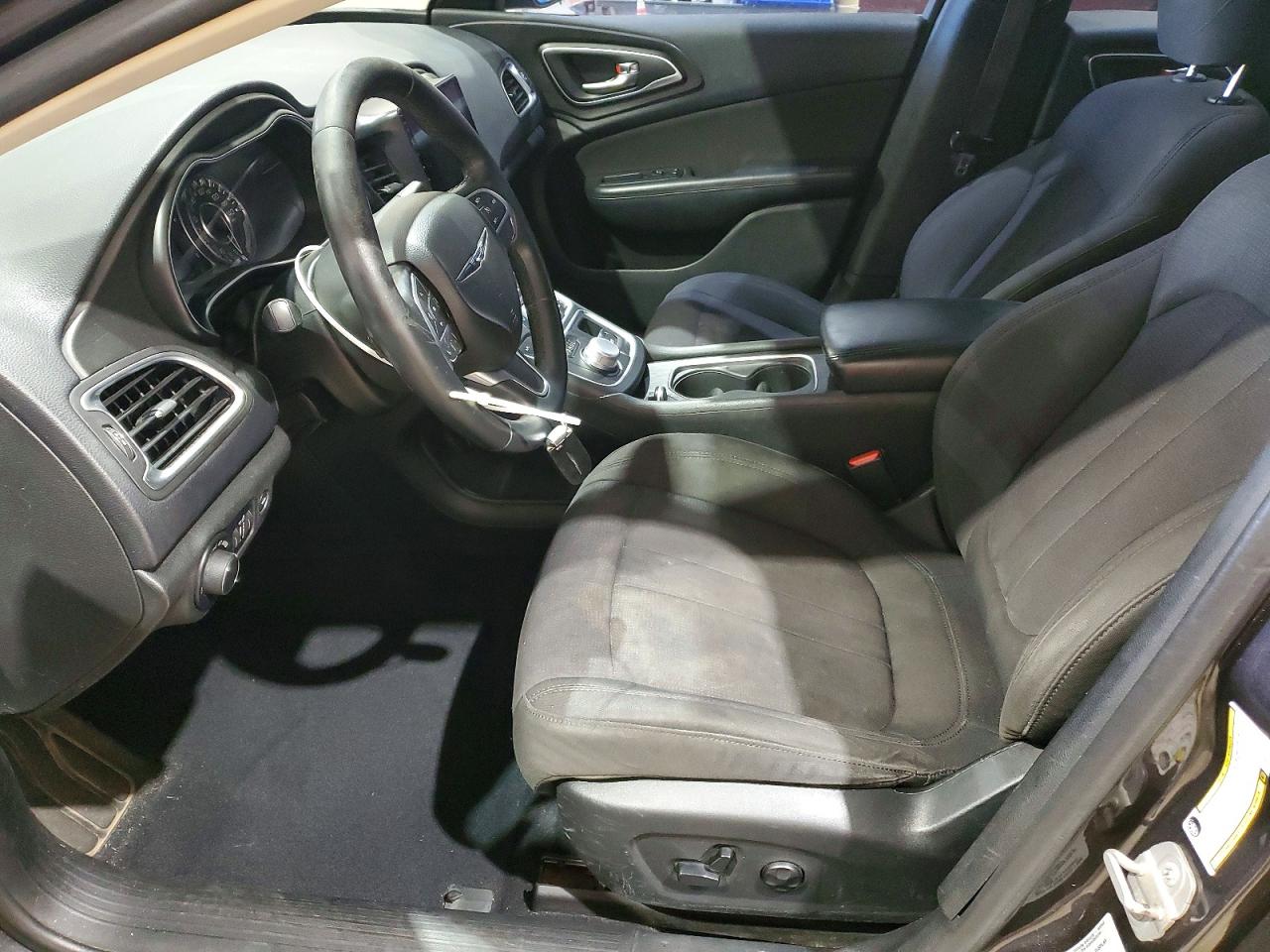2015 CHRYSLER 200 LIMITED photo 7