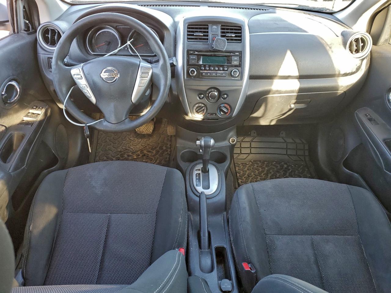 2018 NISSAN VERSA S photo 8