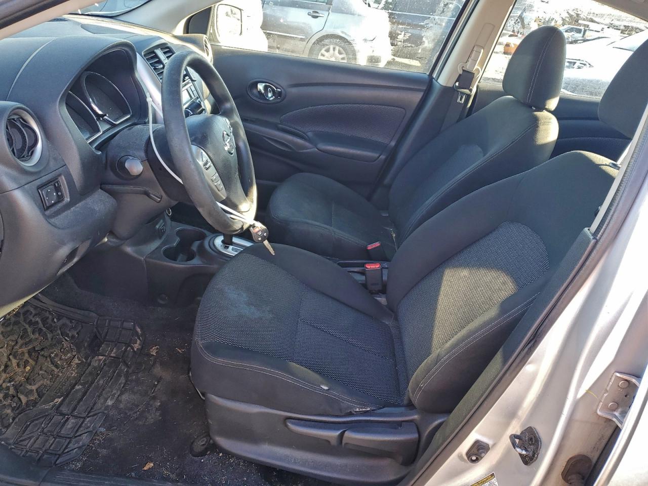 2018 NISSAN VERSA S photo 7