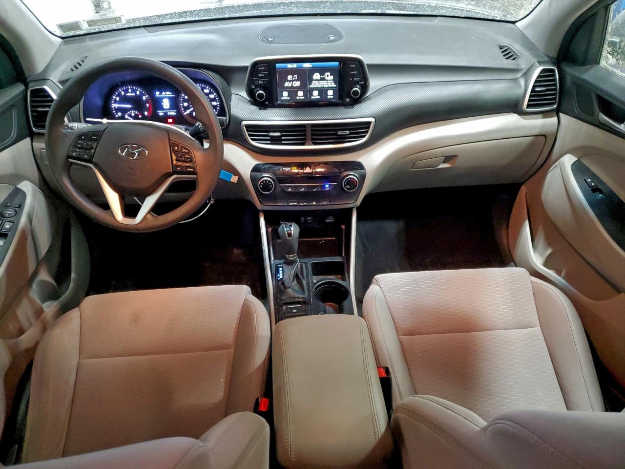 2020 HYUNDAI TUCSON SE photo 8