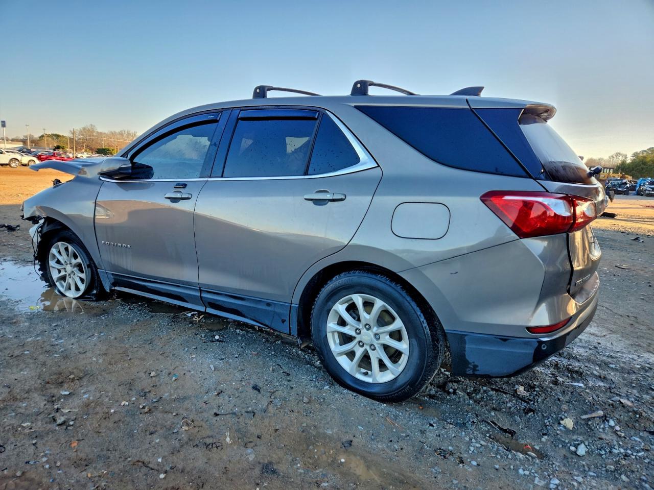 2018 CHEVROLET EQUINOX LT photo 2