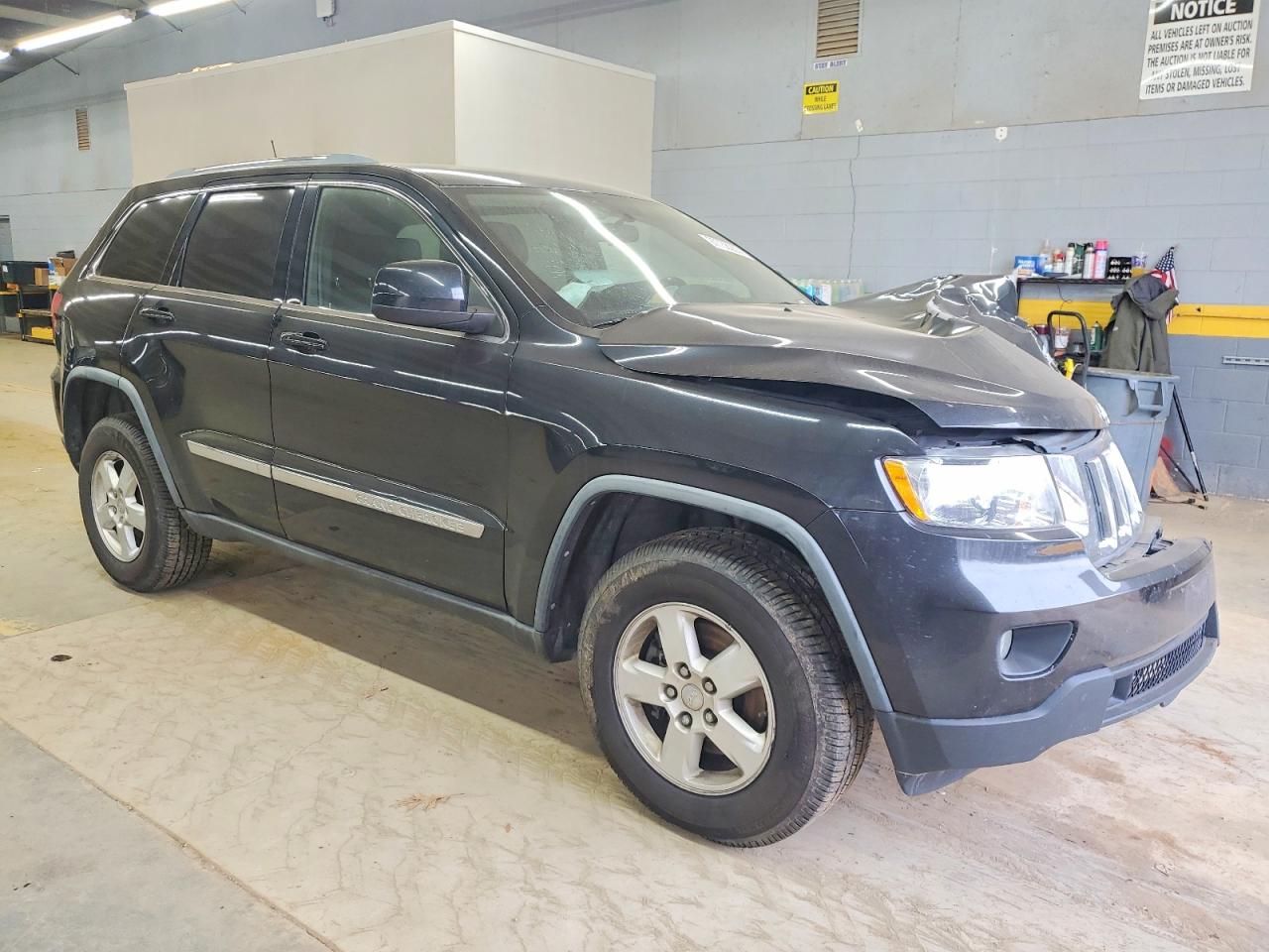 2012 JEEP GRAND CHEROKEE LAREDO photo 4