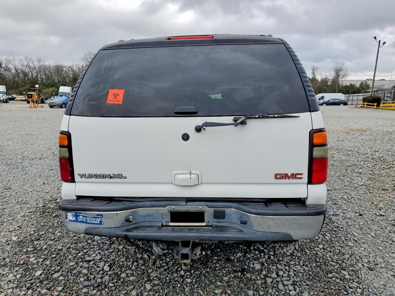 2005 GMC YUKON XL C1500 photo 11