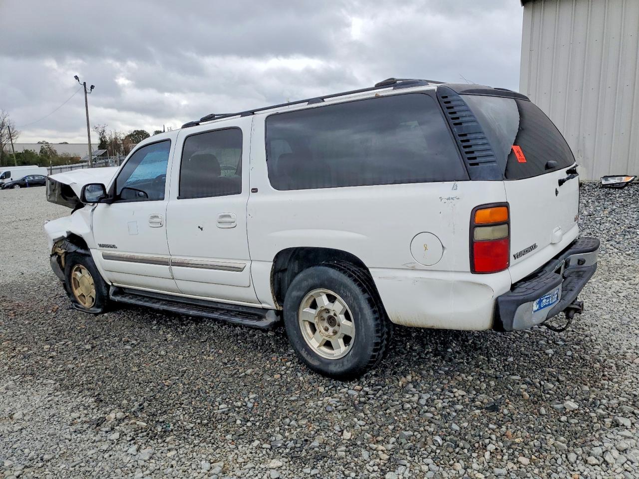 2005 GMC YUKON XL C1500 photo 3