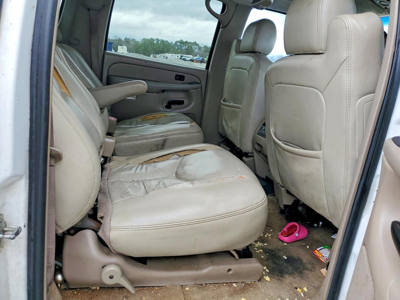 2005 GMC YUKON XL C1500 photo 21