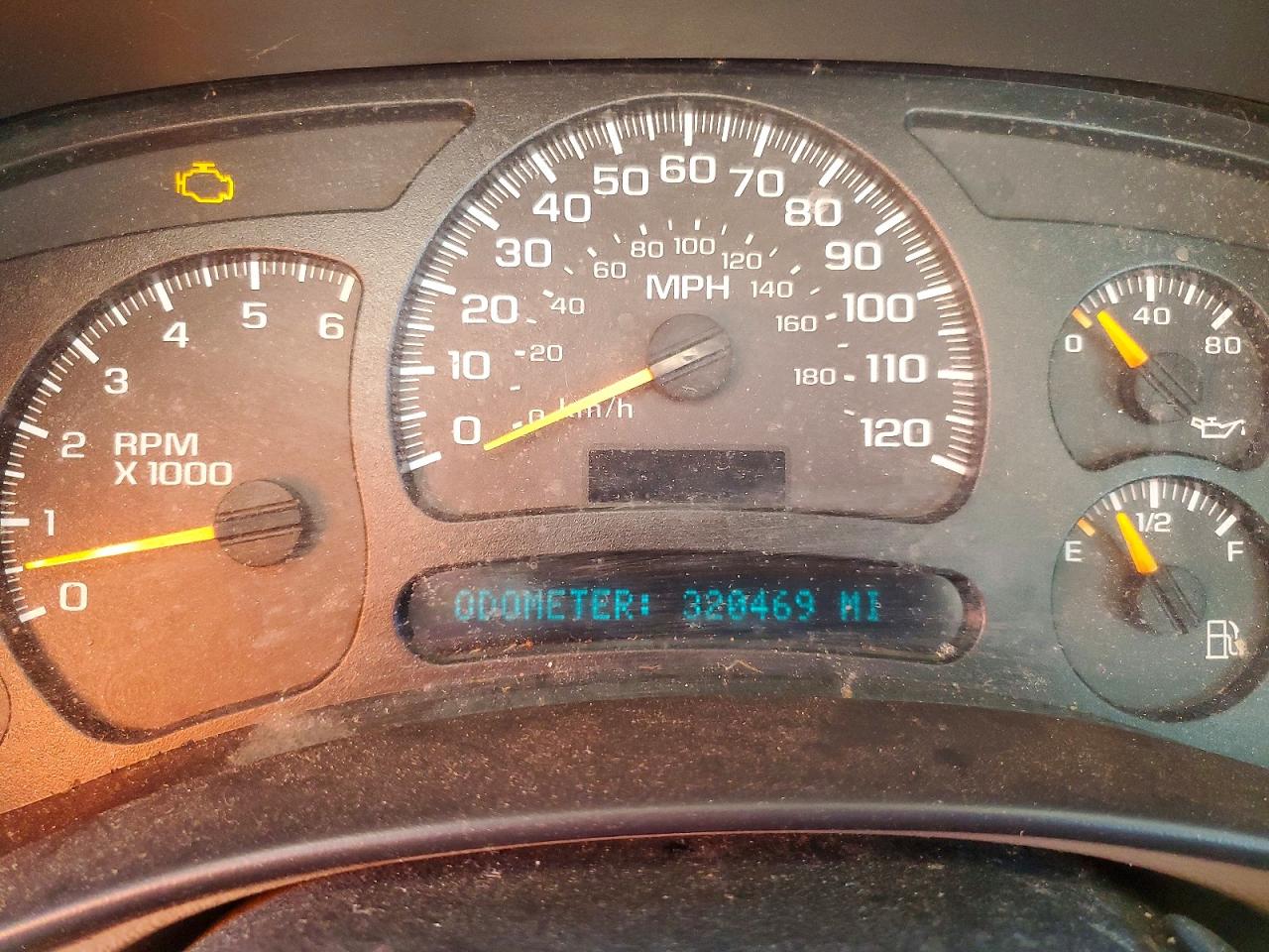 2005 GMC YUKON XL C1500 photo 17