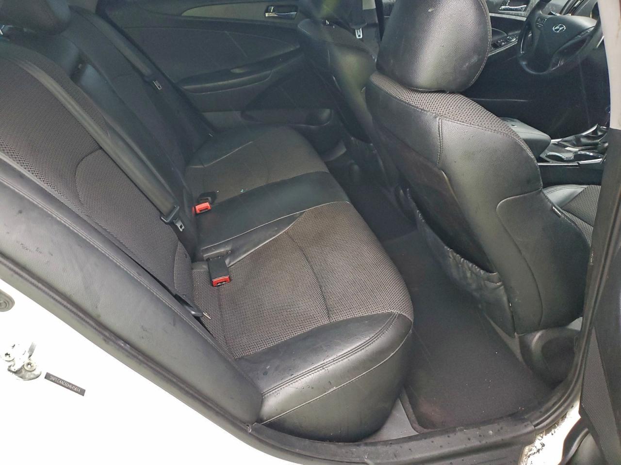 2013 HYUNDAI SONATA SE photo 10
