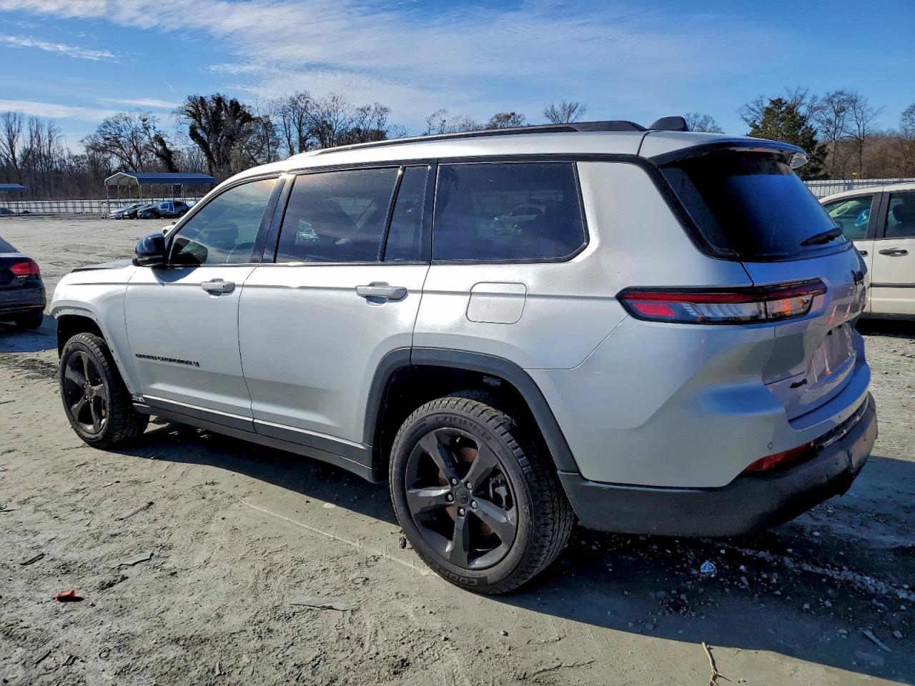 2023 JEEP GRAND CHEROKEE L LAREDO photo 2