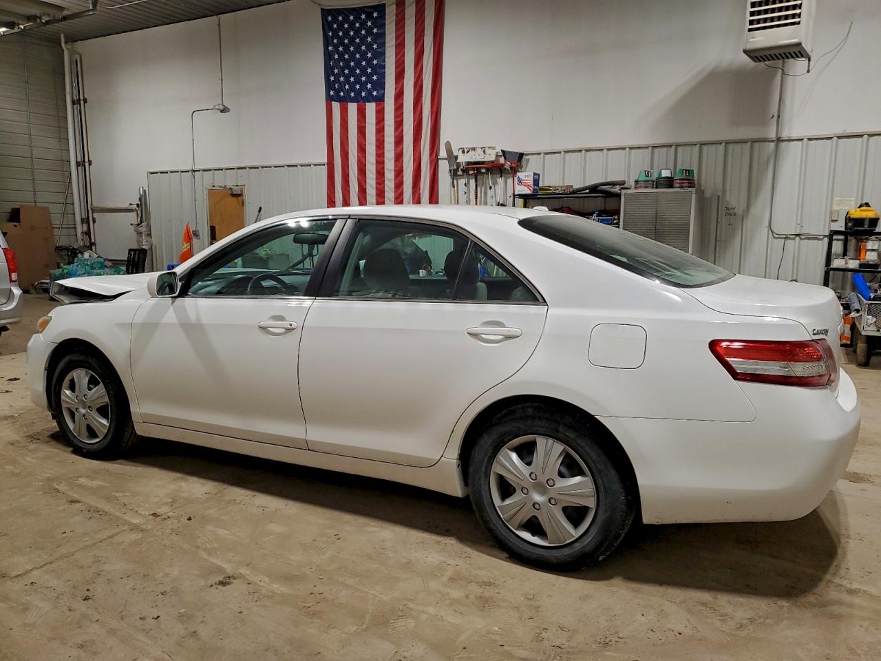 2010 TOYOTA CAMRY BASE photo 2