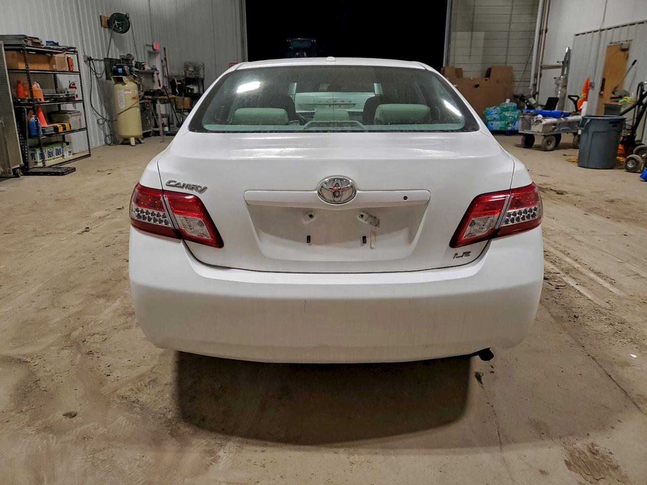 2010 TOYOTA CAMRY BASE photo 6