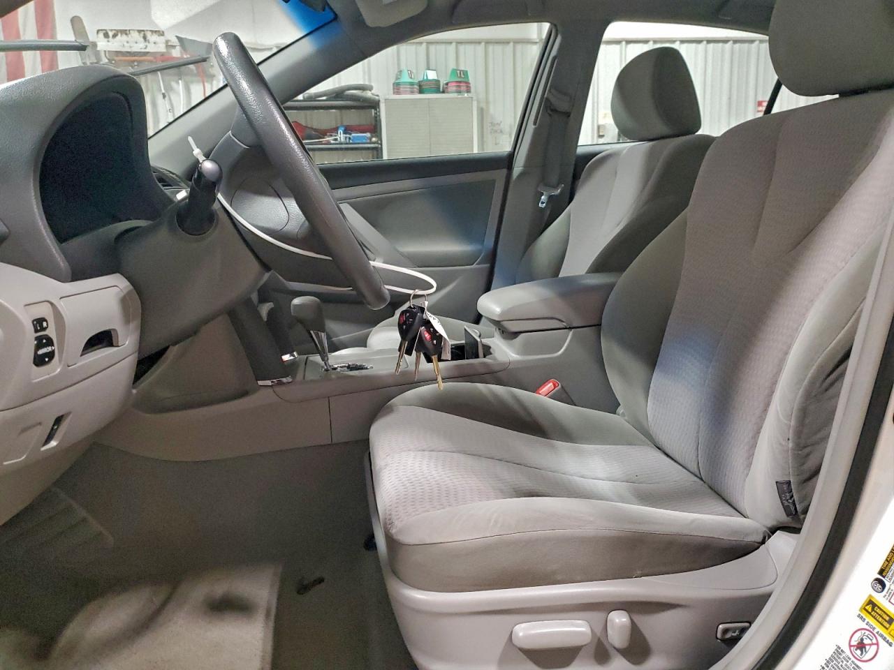 2010 TOYOTA CAMRY BASE photo 7