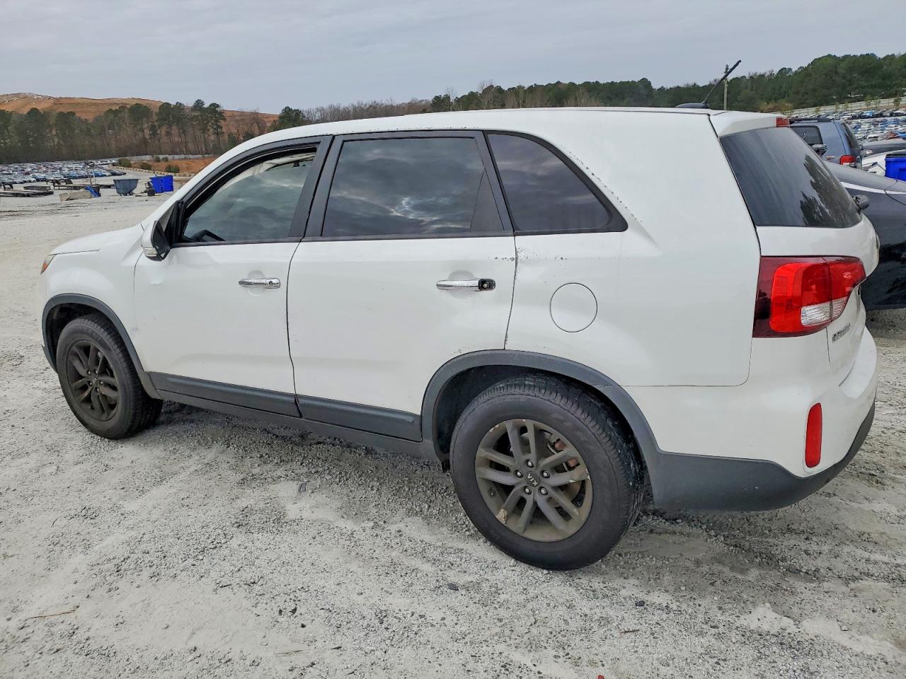 2014 KIA SORENTO LX photo 2