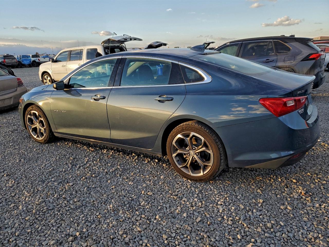 2024 CHEVROLET MALIBU LT photo 2