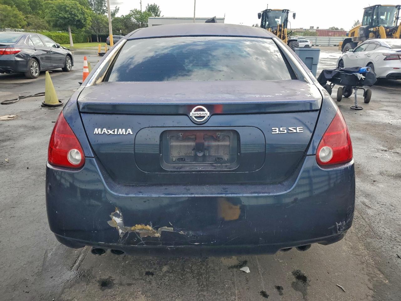 2005 NISSAN MAXIMA SE photo 6