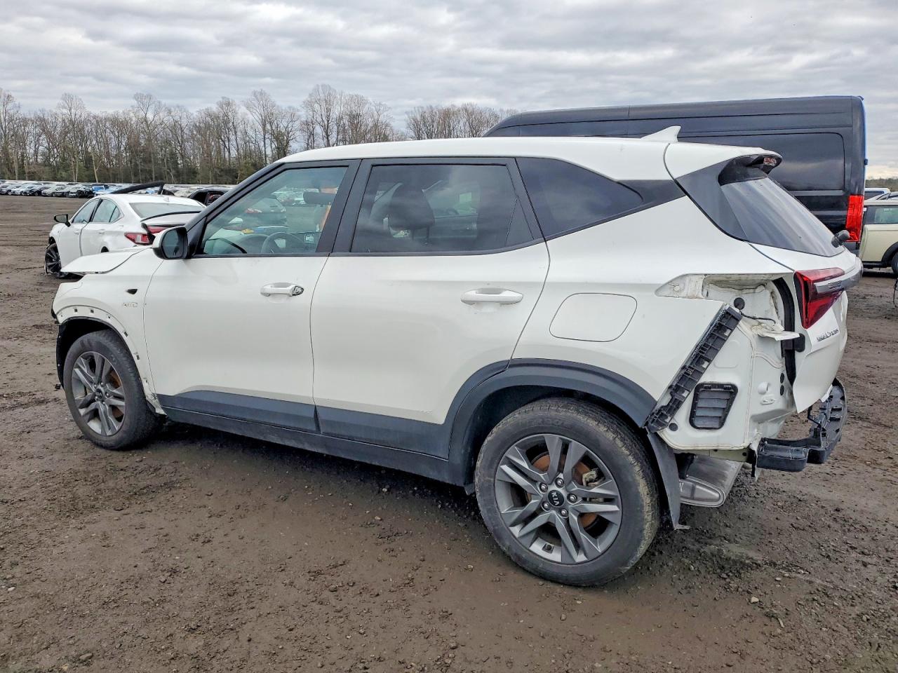 2021 KIA SELTOS LX photo 2
